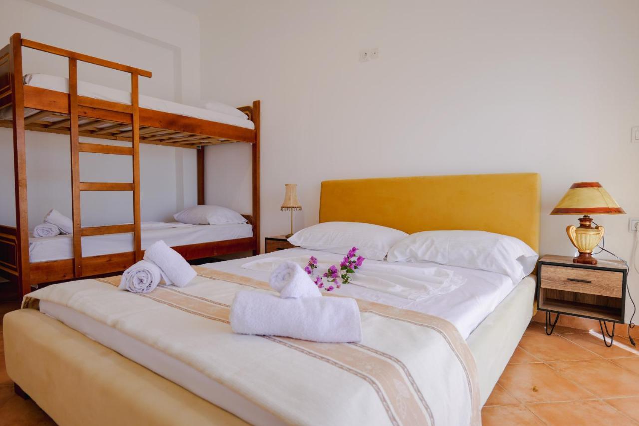 Hotel Leon Саранда Екстер'єр фото